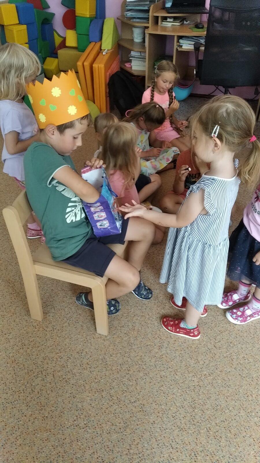 SLAVÍME: KUBÍČEK MĚL NAROZENINY :) - 8