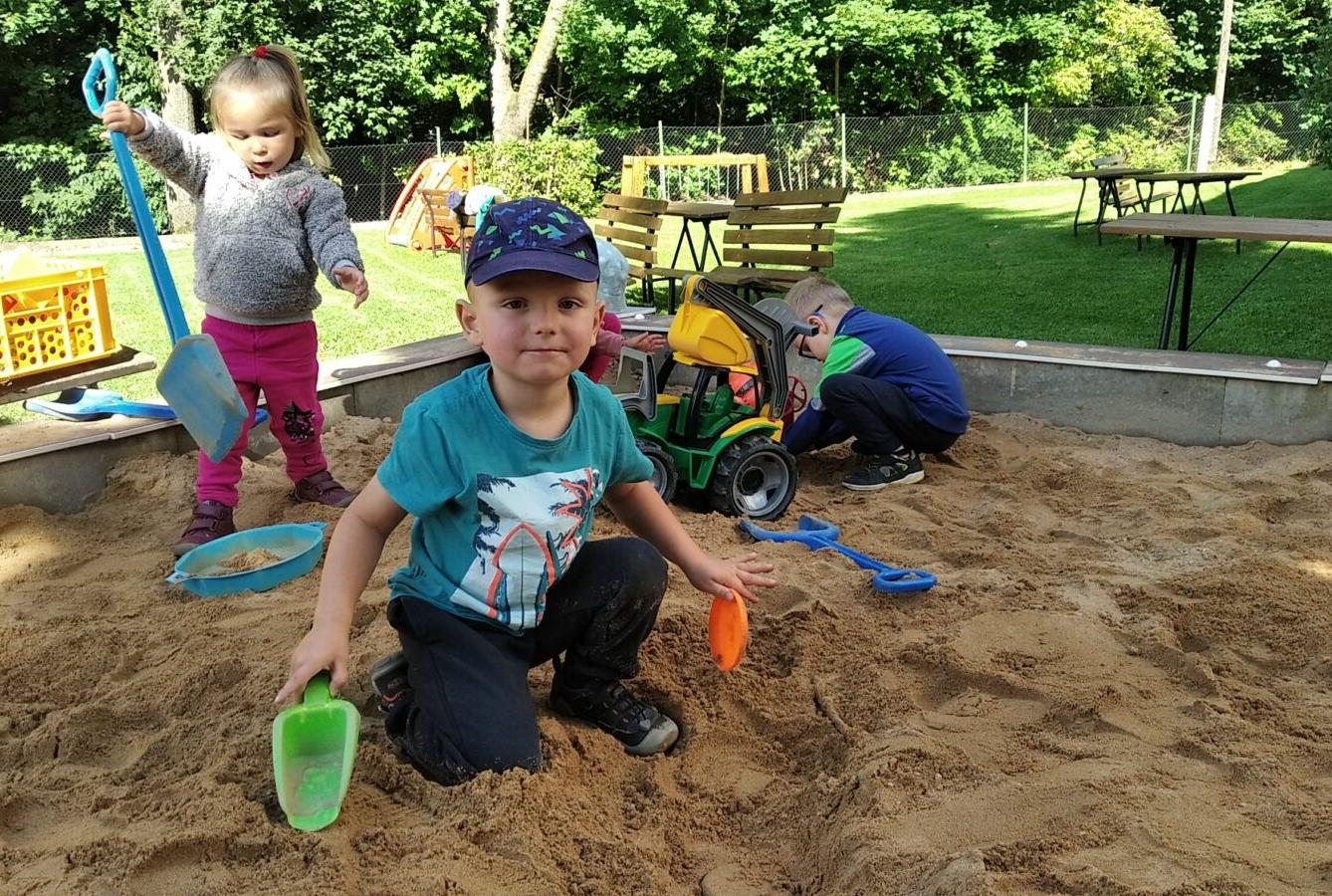 broučci-první dny ve školce - 4