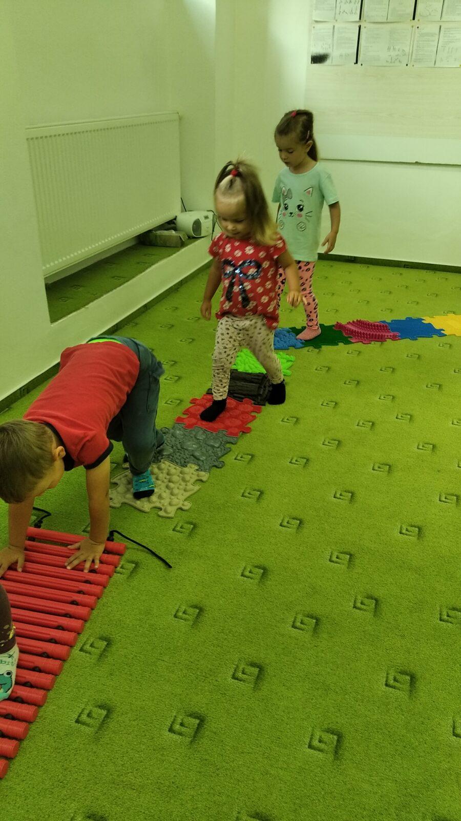 broučci-první dny ve školce - 57