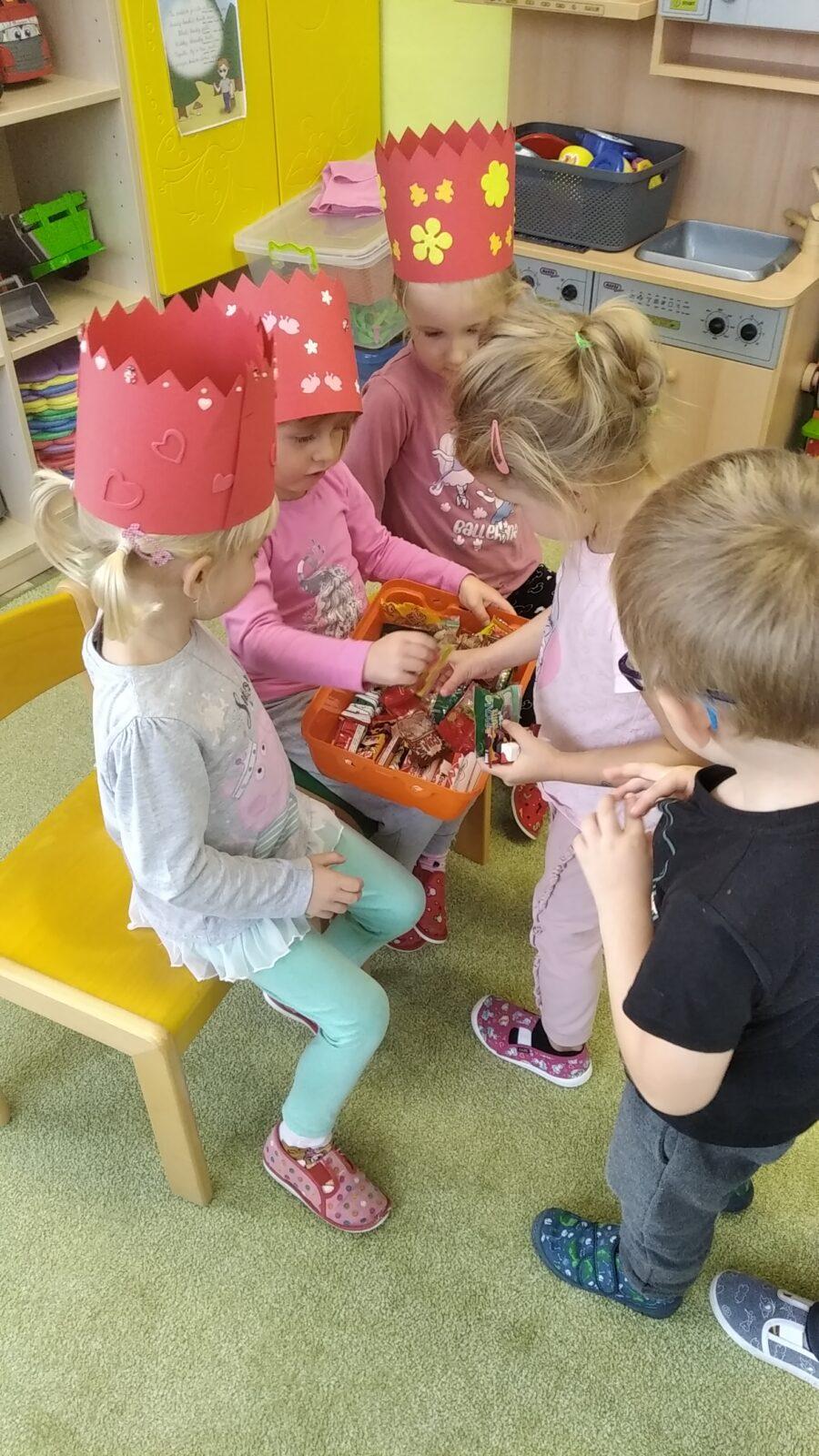 slavíme: Elenka, Karolínka a Natálka měly narozeniny - 5