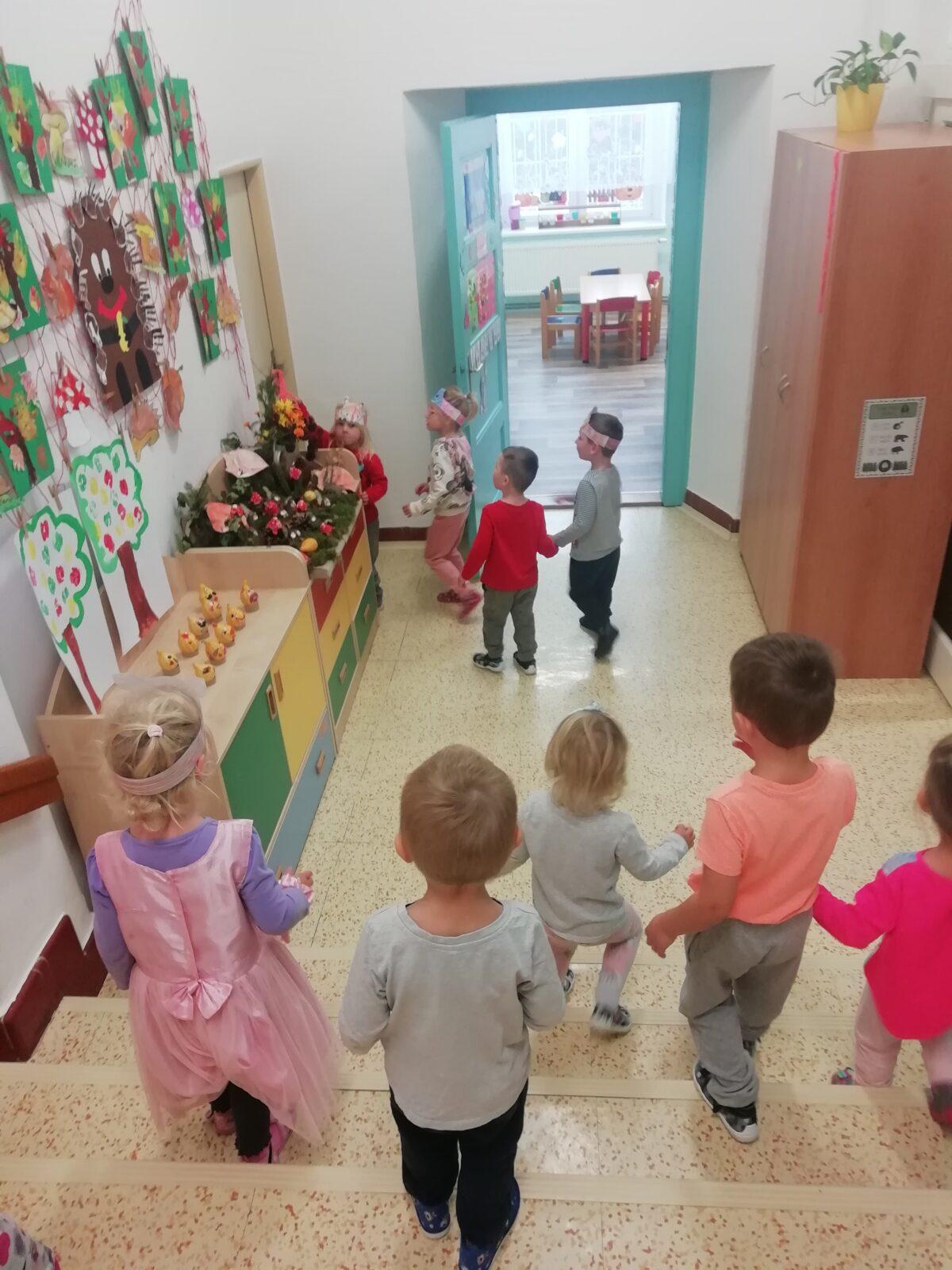 Broučci - Poznáváme les a lesní stezka ve školce - 27