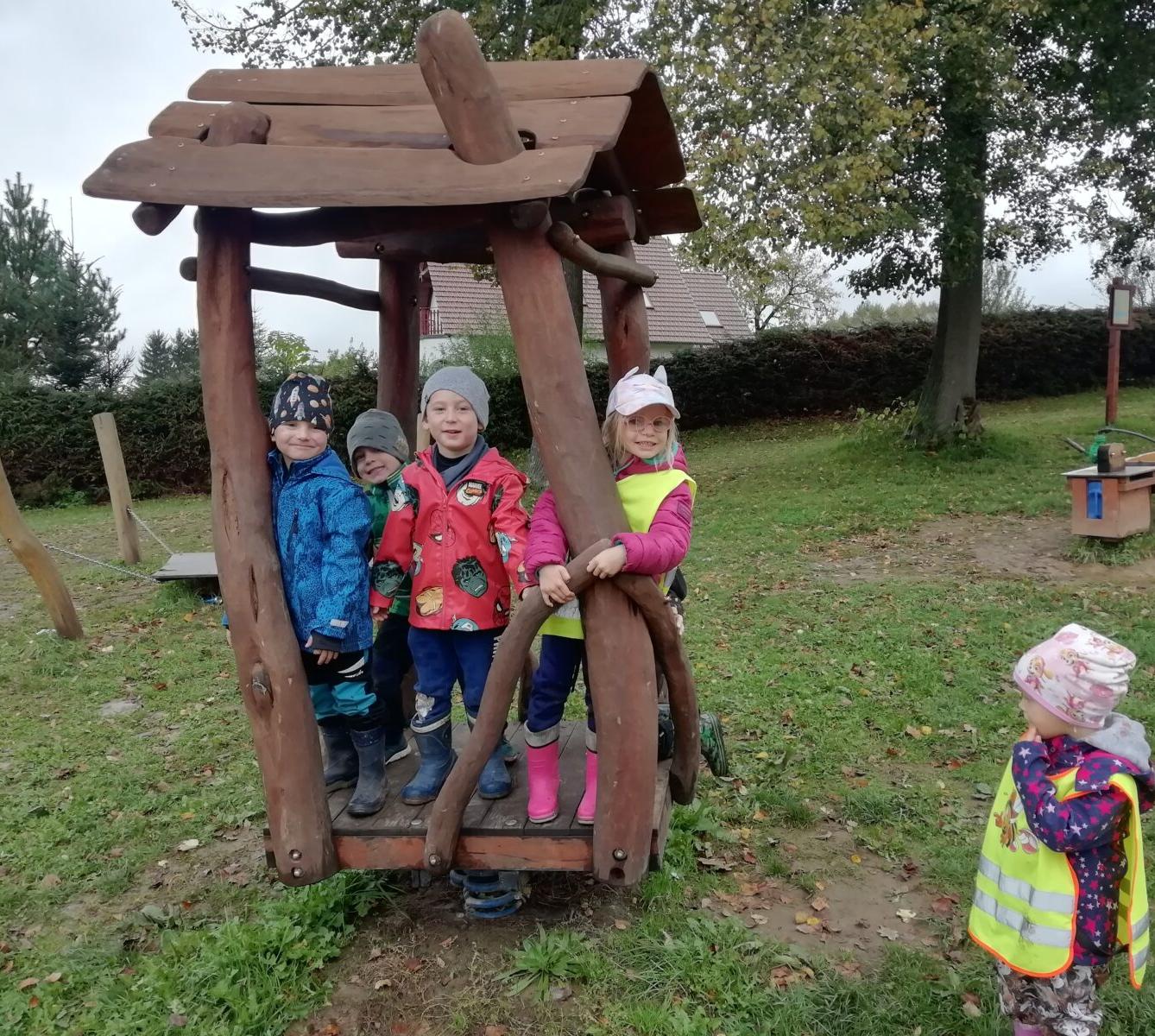 Broučci - zábava s drakem - 12