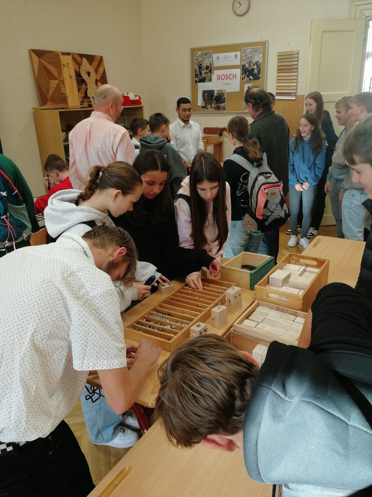 Úspěch našich deváťáků na TECHNOhrátkách - 4