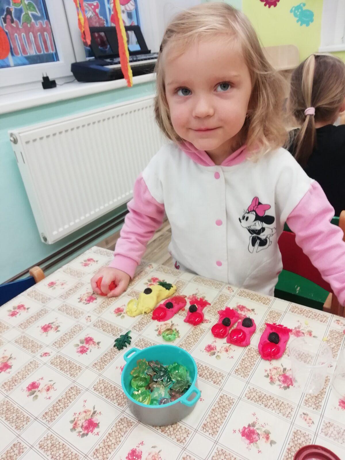 Broučci - Listí žloutne, poletuje - 11