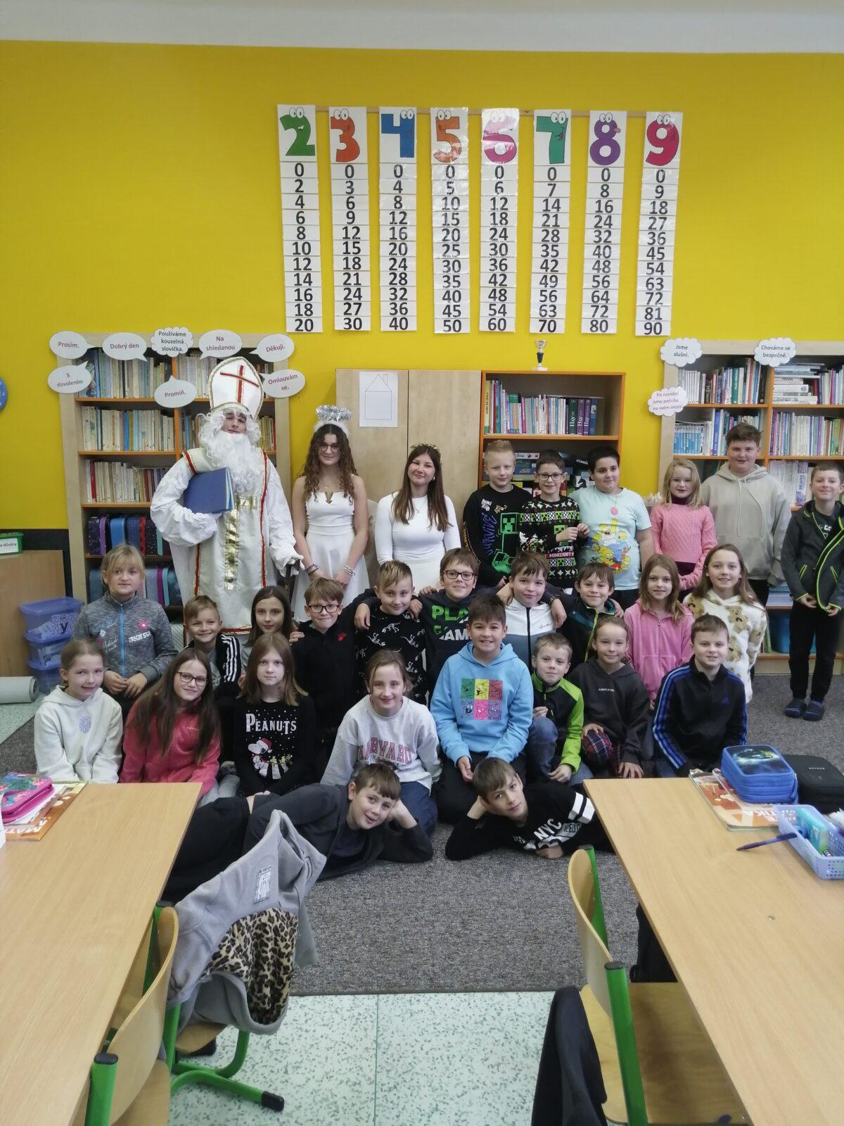 Mikuláš, andělé a čerti ve škole - 8