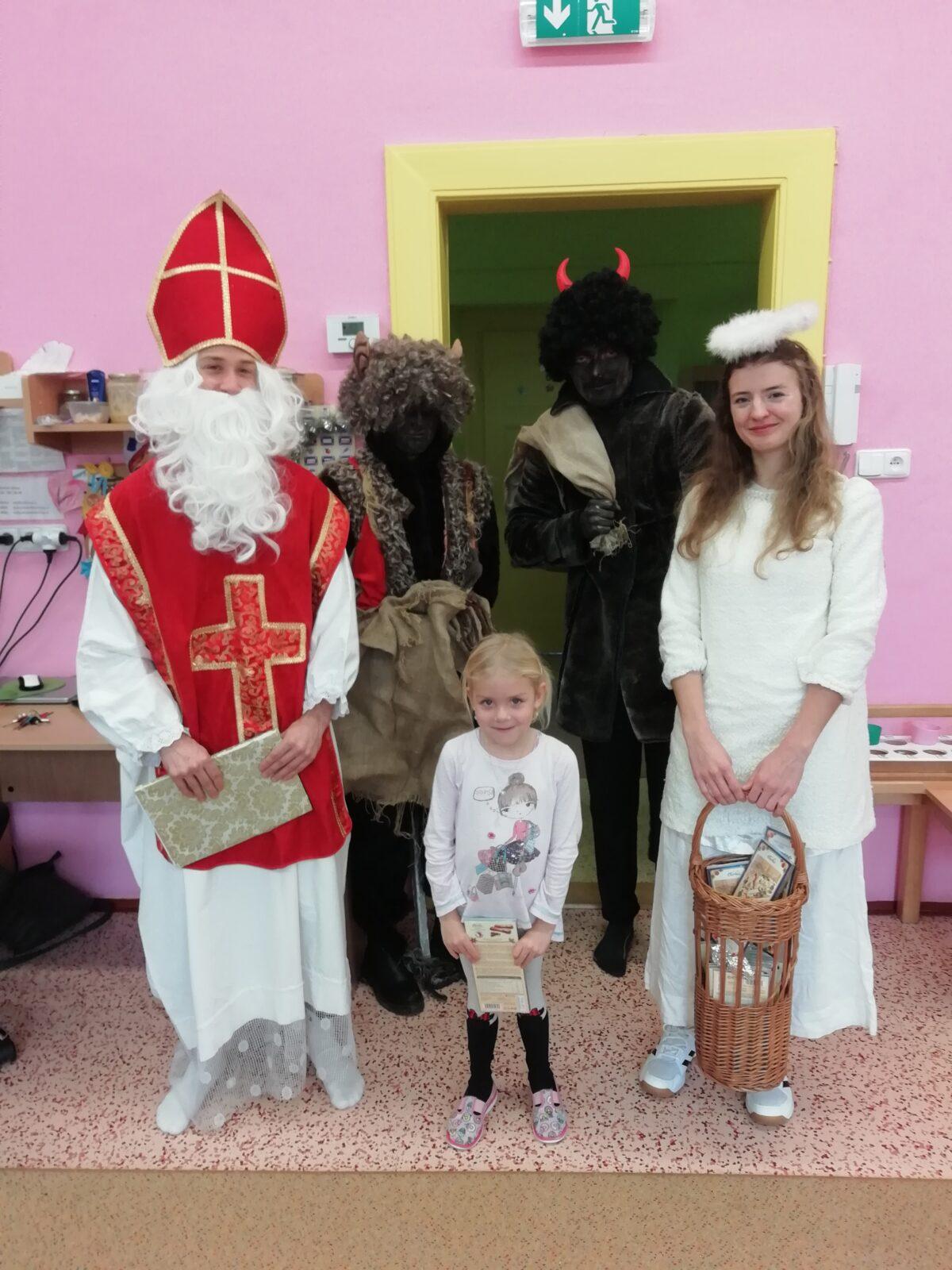Mikuláš, anděl a čertíci ve školce - 17