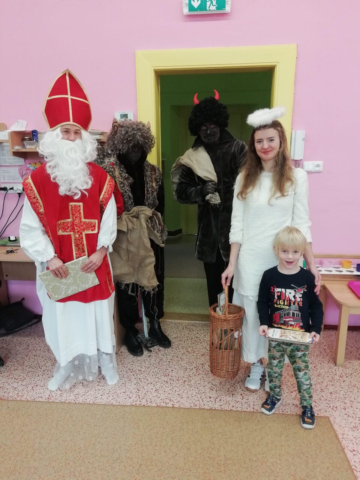 Mikuláš, anděl a čertíci ve školce - 18