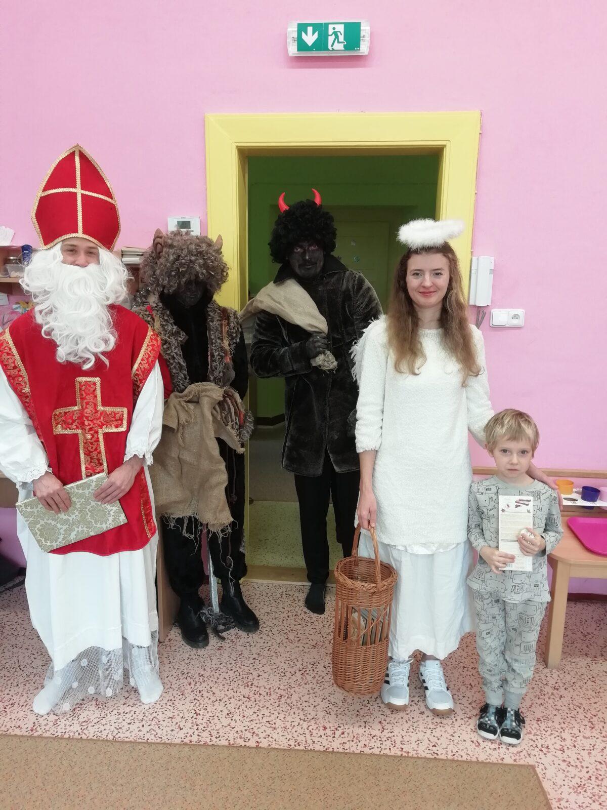 Mikuláš, anděl a čertíci ve školce - 23