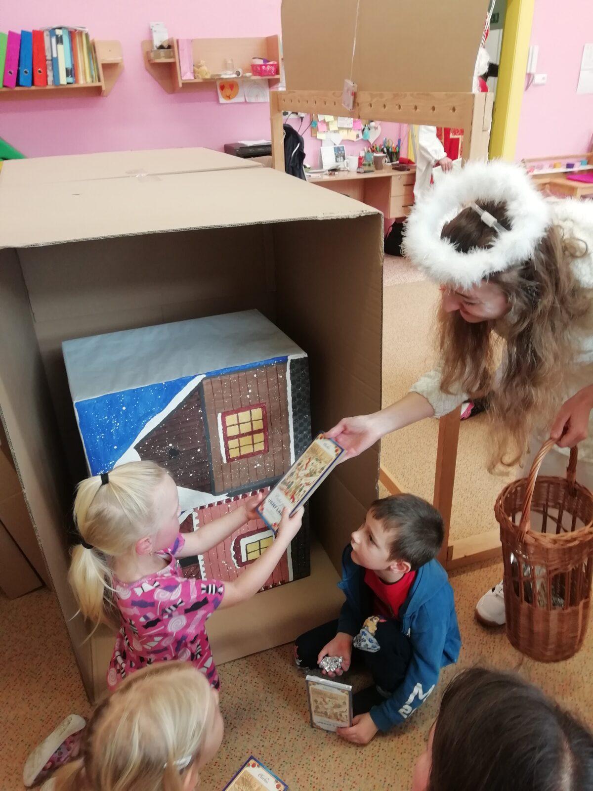 Mikuláš, anděl a čertíci ve školce - 25