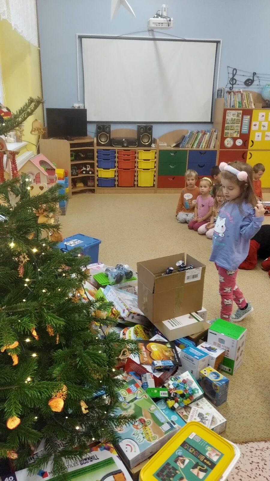 broučci a sovičky: těšíme se na vánoce, nadílka - 27