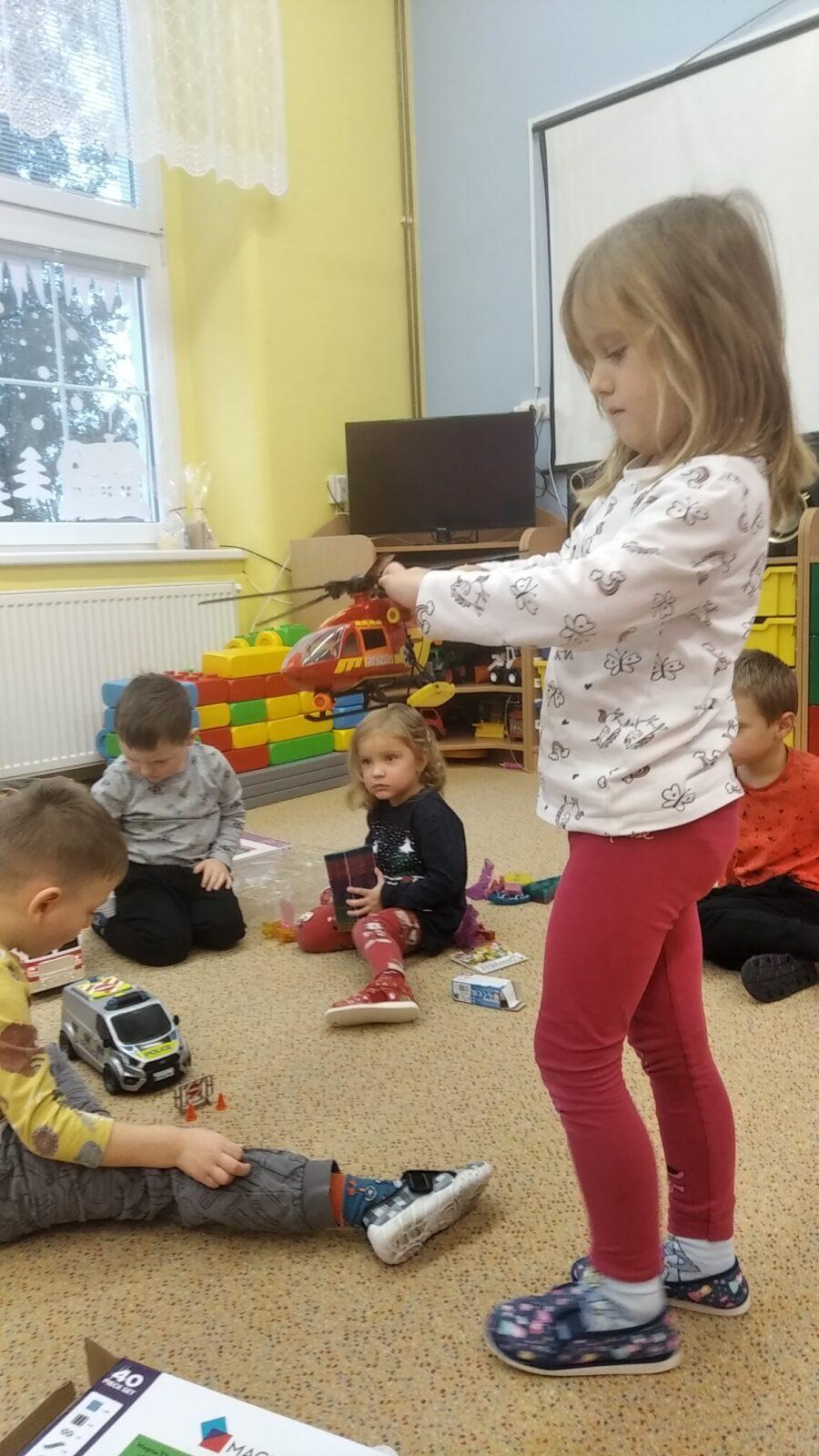 broučci a sovičky: těšíme se na vánoce, nadílka - 43