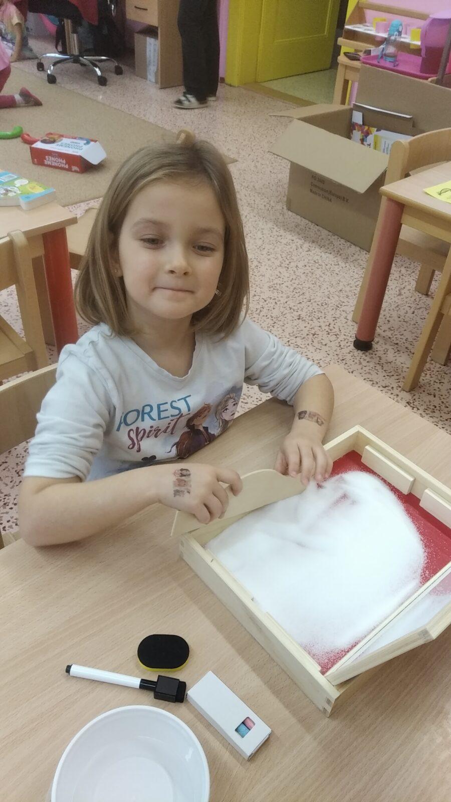 broučci a sovičky: těšíme se na vánoce, nadílka - 45