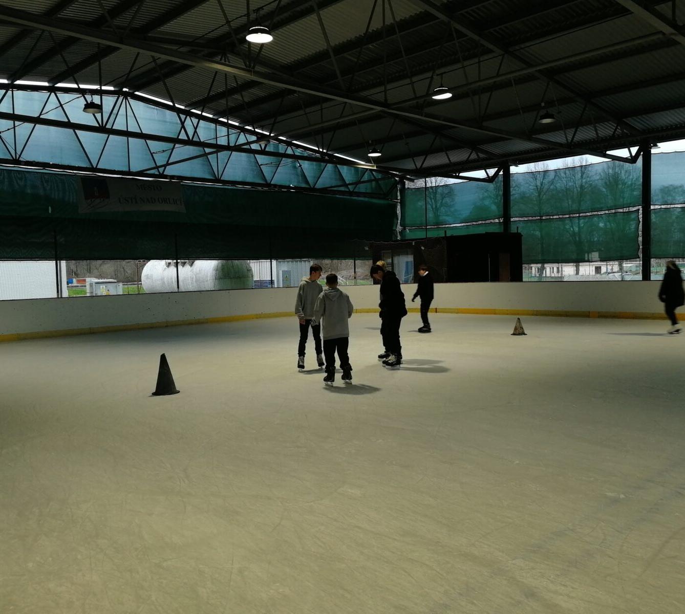 Vánoční bruslení na II. stupni - 1
