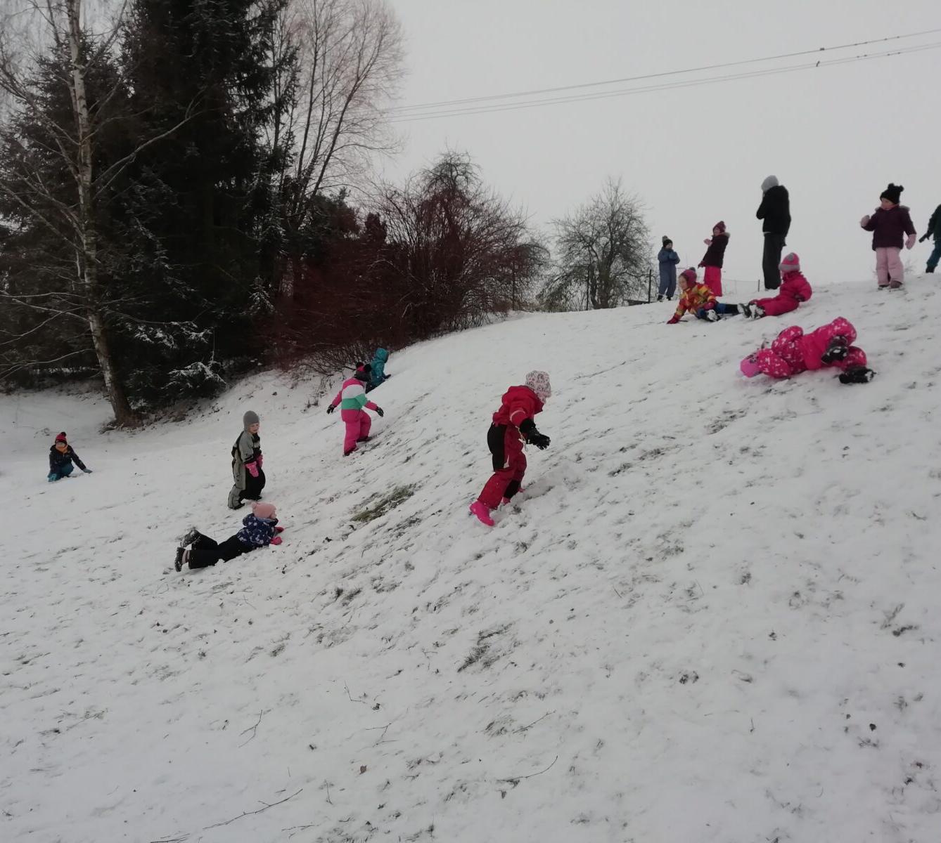 Broučci: První společné dny v novém roce + sněhové hrátky se Sovičkami - 40