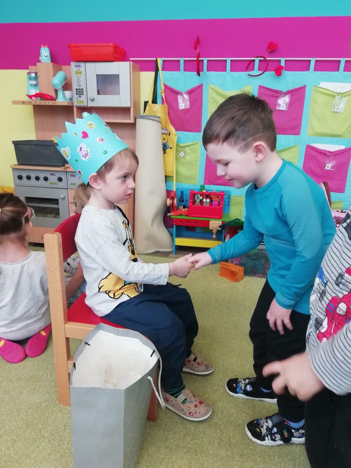 Broučci: Miki měl narozeniny - 7