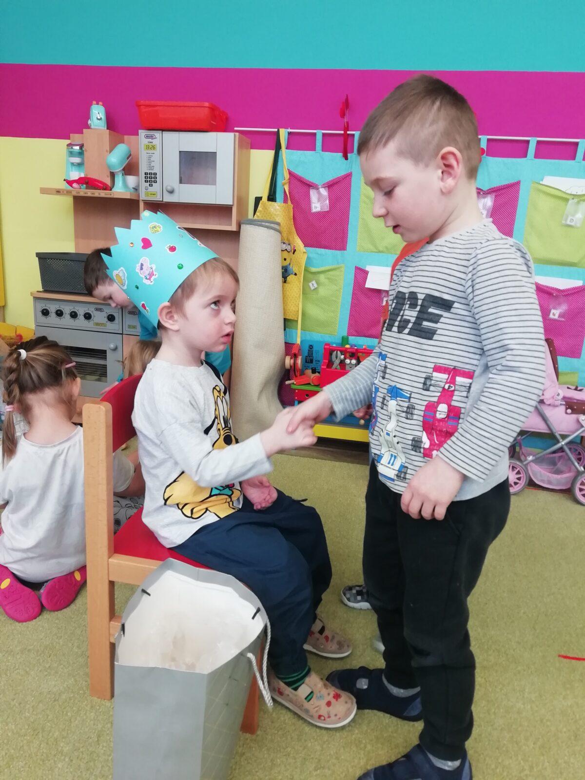 Broučci: Miki měl narozeniny - 8