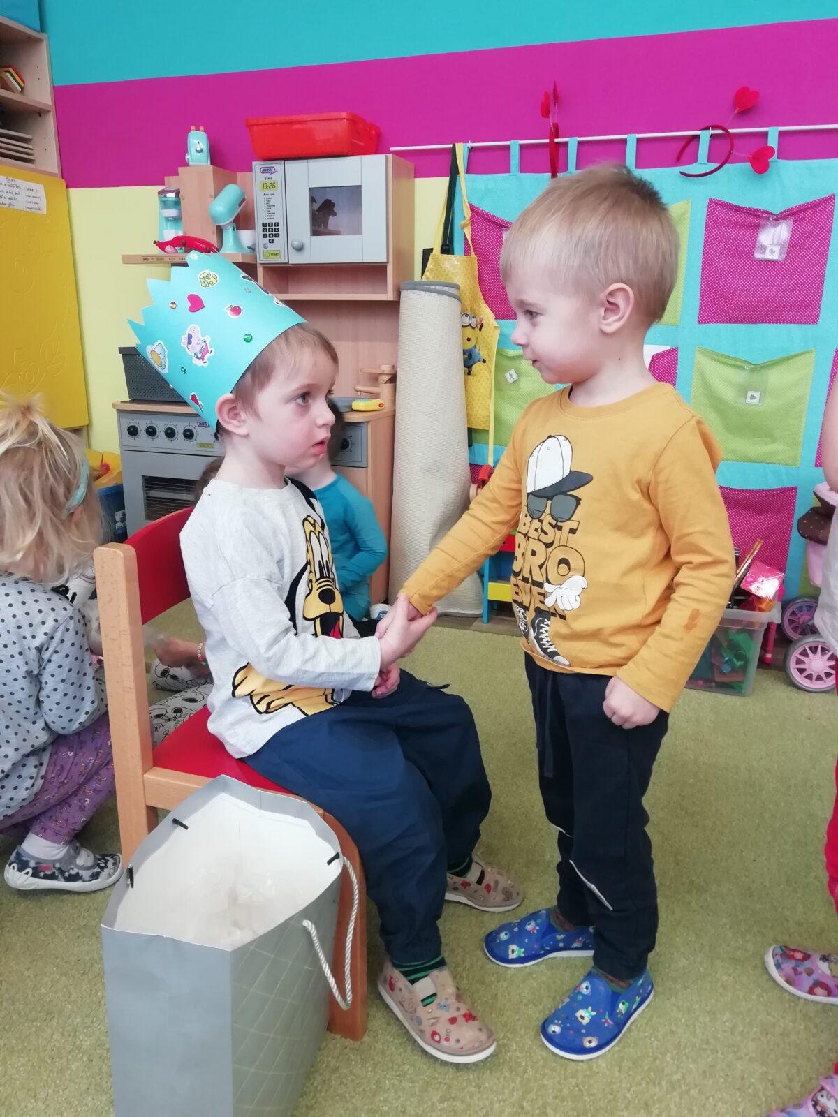 Broučci: Miki měl narozeniny - 11