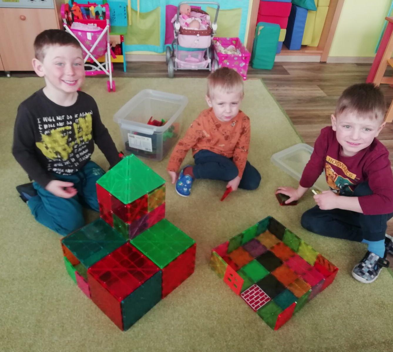 BROUČCI - ,,O ZAKLETÝCH STROMECH, PŘIŠLO JARO DO VSI´´ - 25