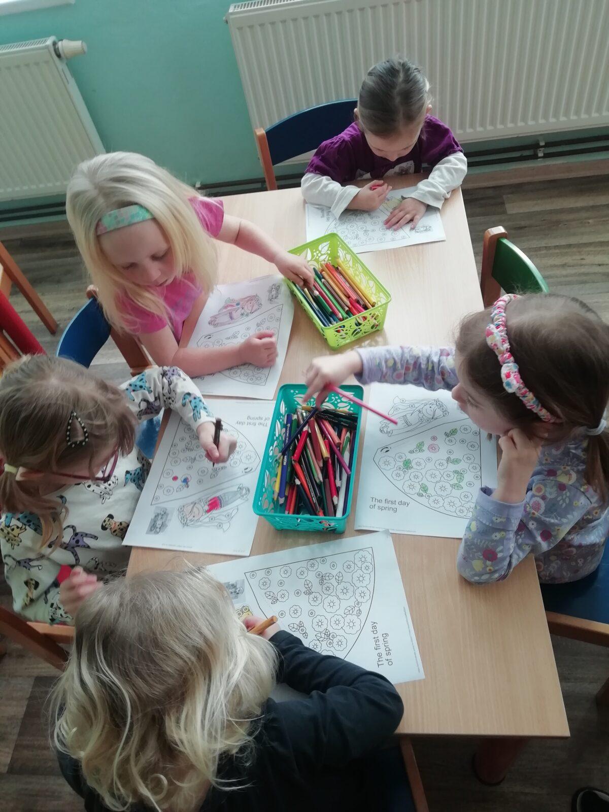 BROUČCI - ,,O ZAKLETÝCH STROMECH, PŘIŠLO JARO DO VSI´´ - 26