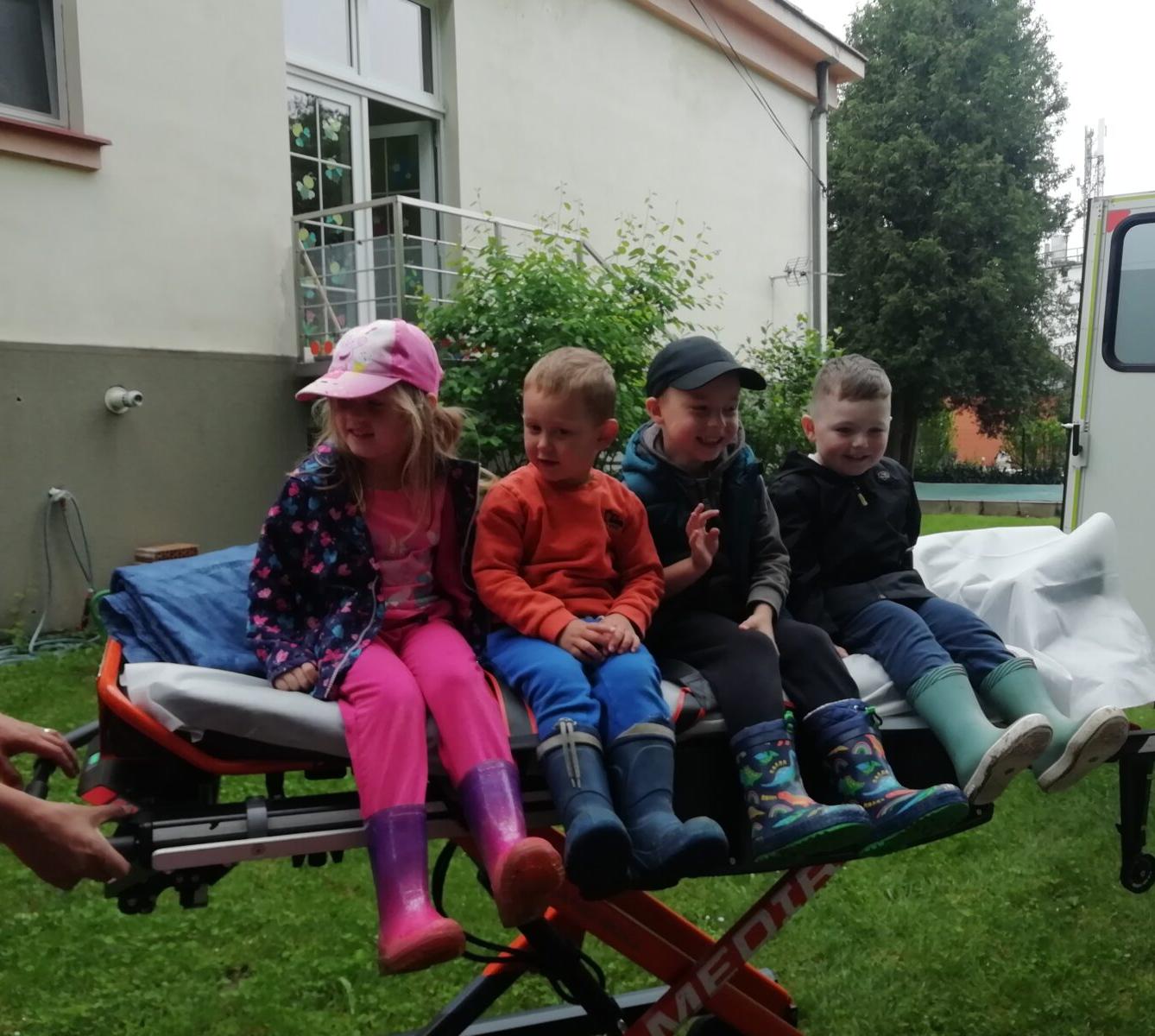 PŘEKVAPENÍ PRO DĚTI - ZÁCHRANKA - 18