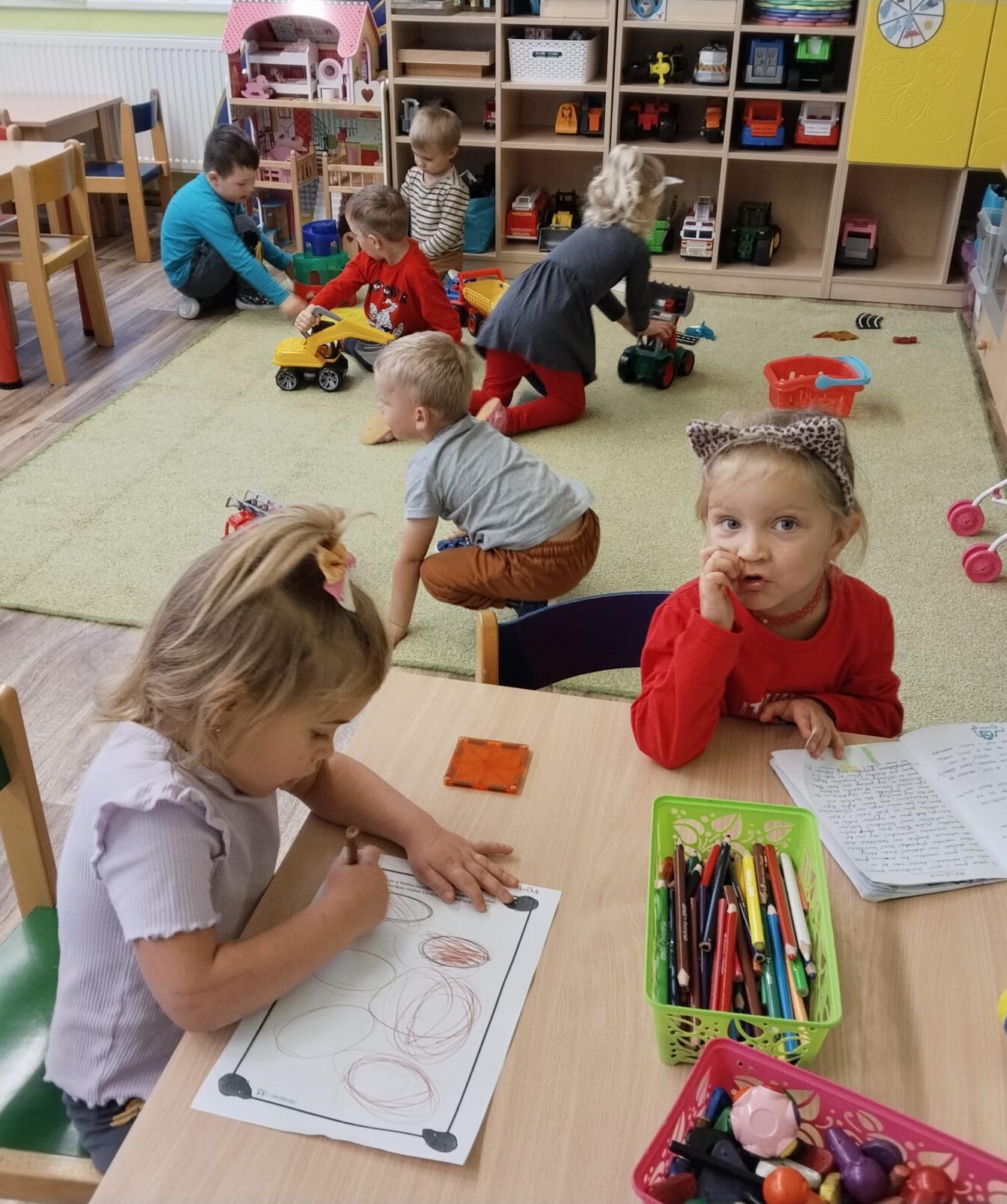 BROUČCI - VŮNĚ JABLÍČKA - 25