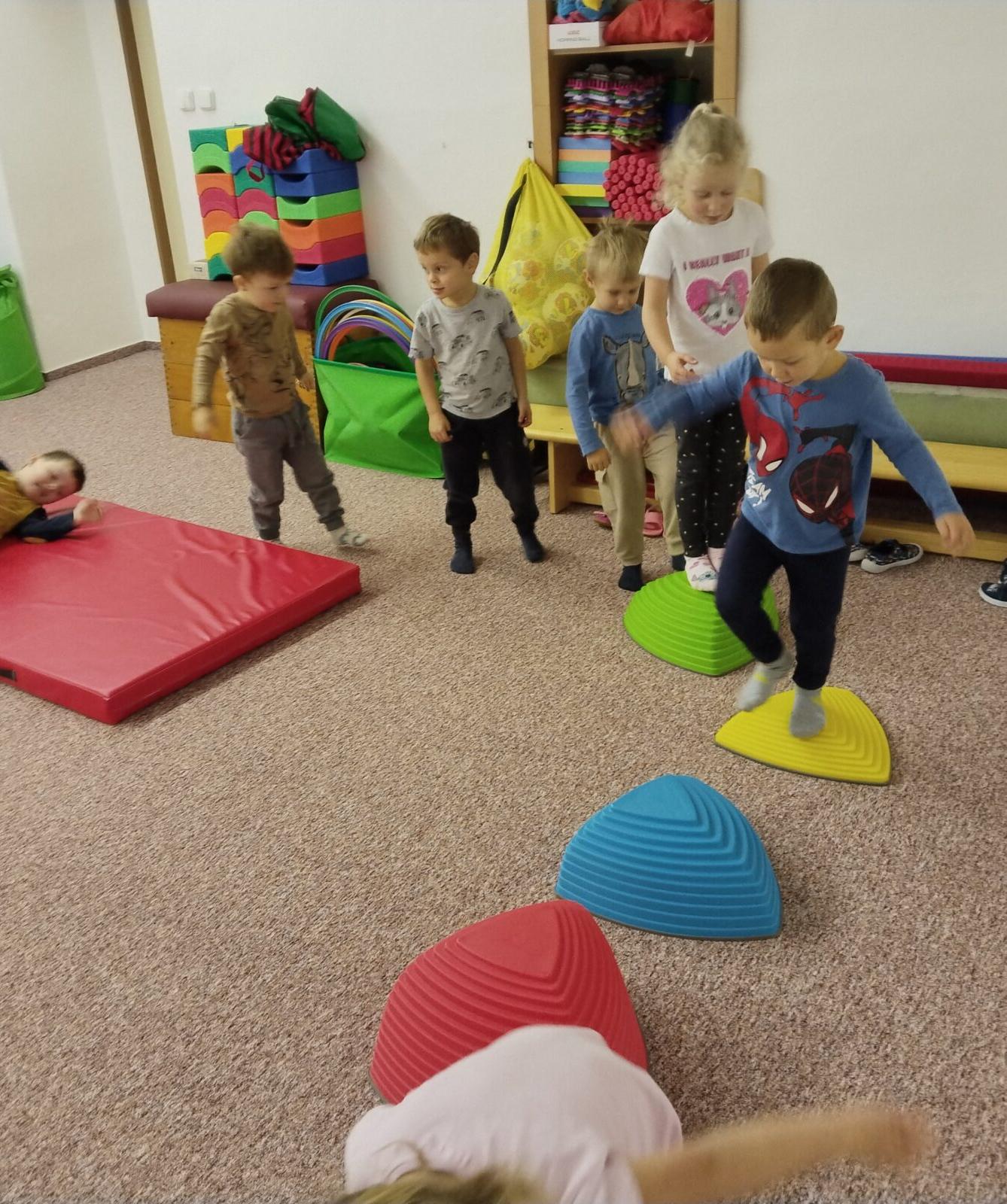 BROUČCI - VŮNĚ JABLÍČKA - 35