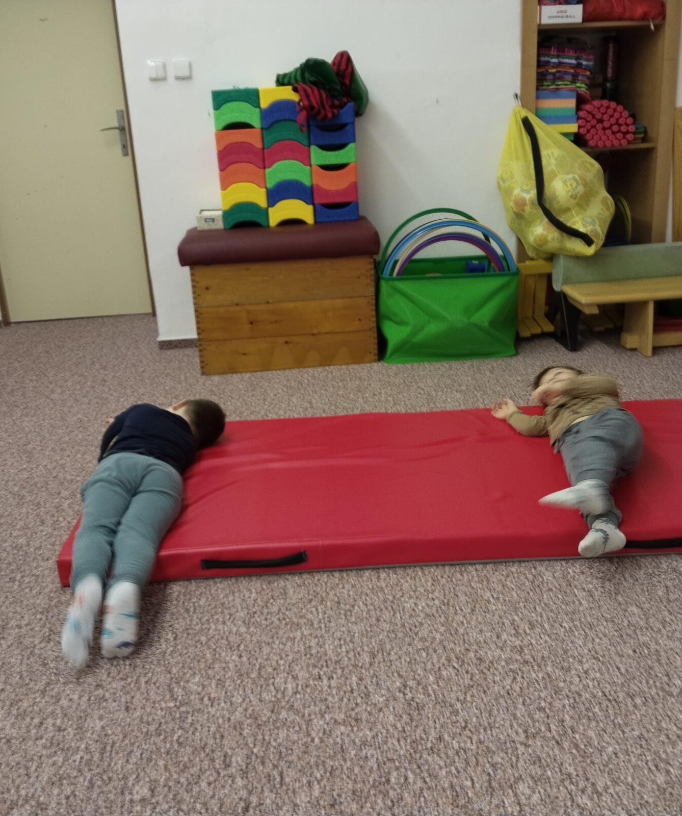 BROUČCI - VŮNĚ JABLÍČKA - 37