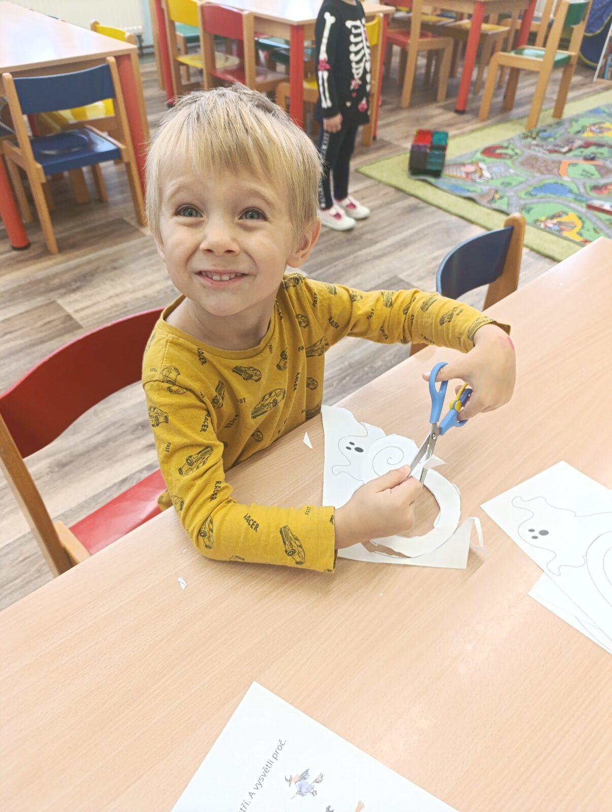 broučci: listí žloutne poletuje - 18