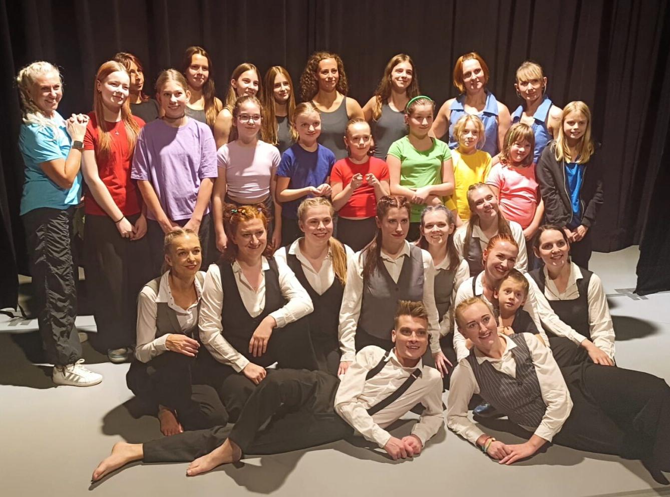 22. 11. Tanc-IK jako host celovečerního představení - 6