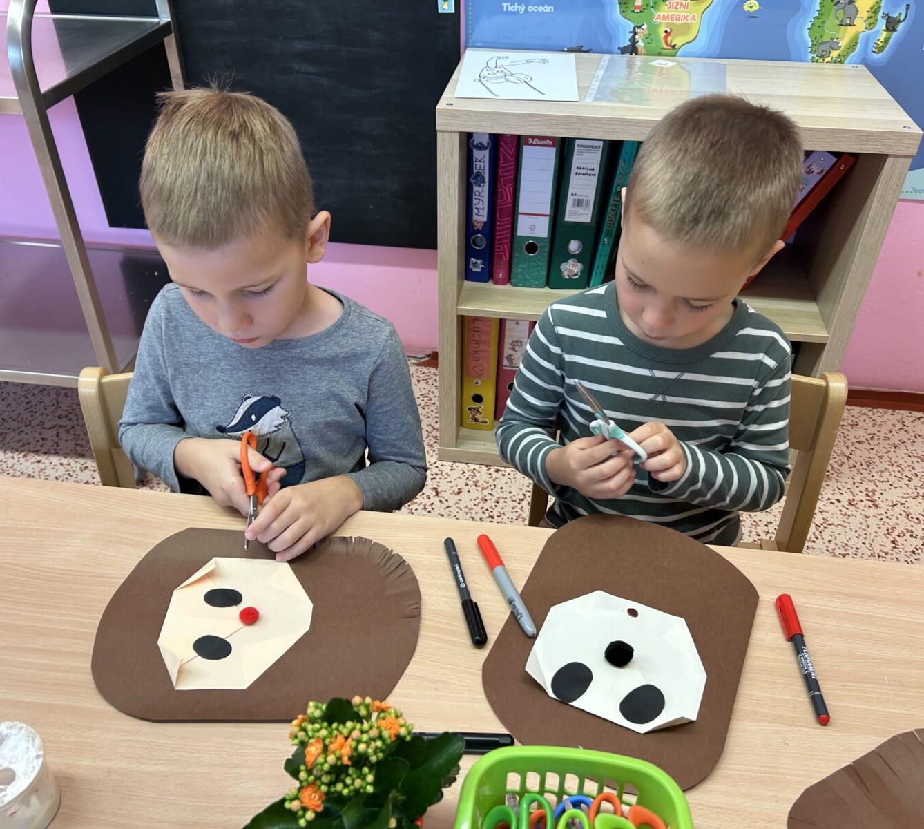 SOVIČKY: LISTÍ ŽLOUTNE POLETUJE - 18