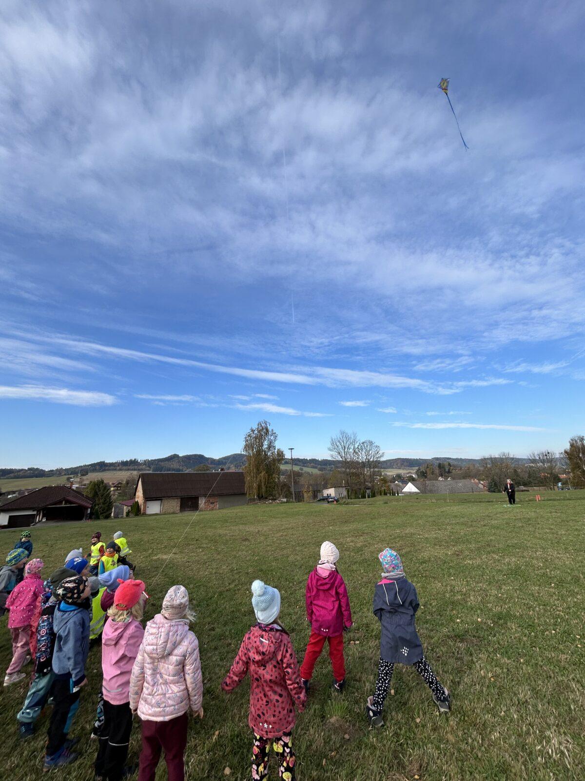 POUŠTĚNÍ DRAKA - 3