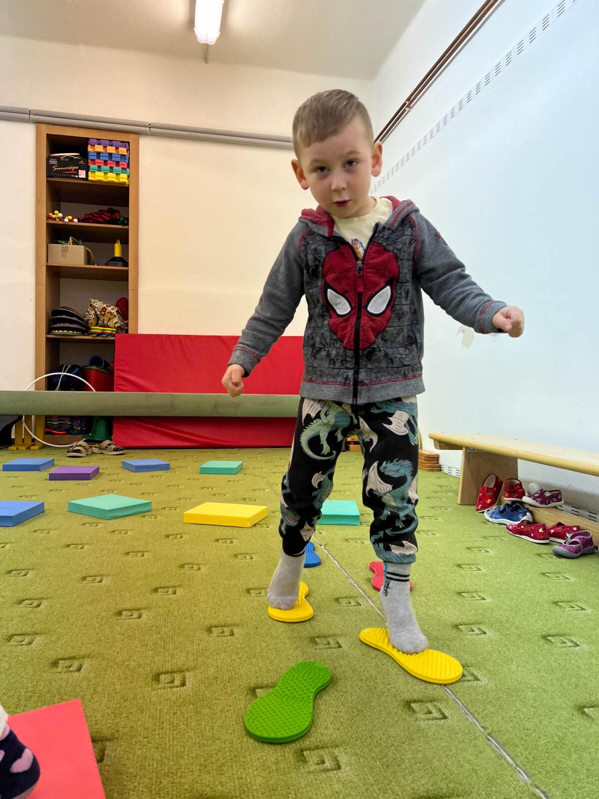 BROUČCI: CVIČÍME V TĚLOCVIČNĚ - 5