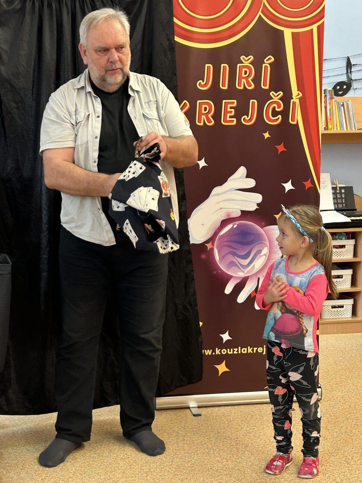 PŘIJEL K NÁM KOUZELNÍK - 21