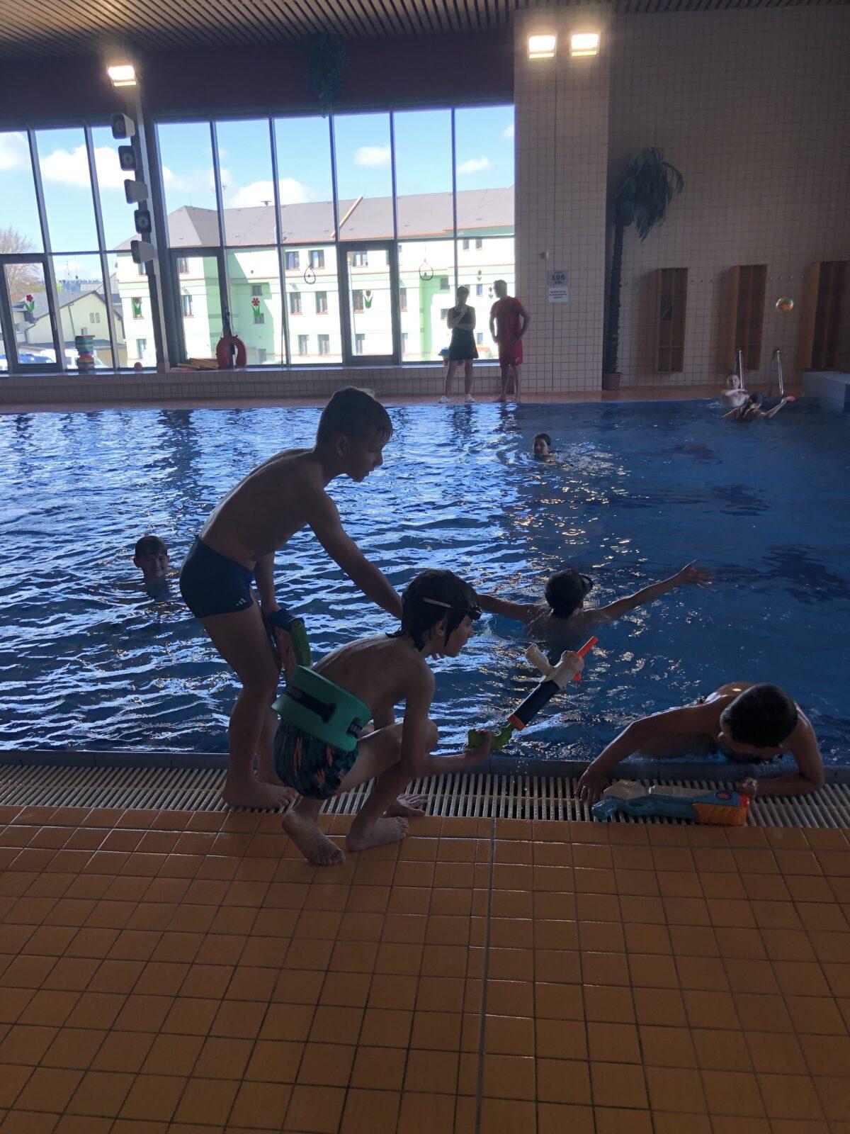 Poslední lekce plavání - 2. a 3. tř. - 11