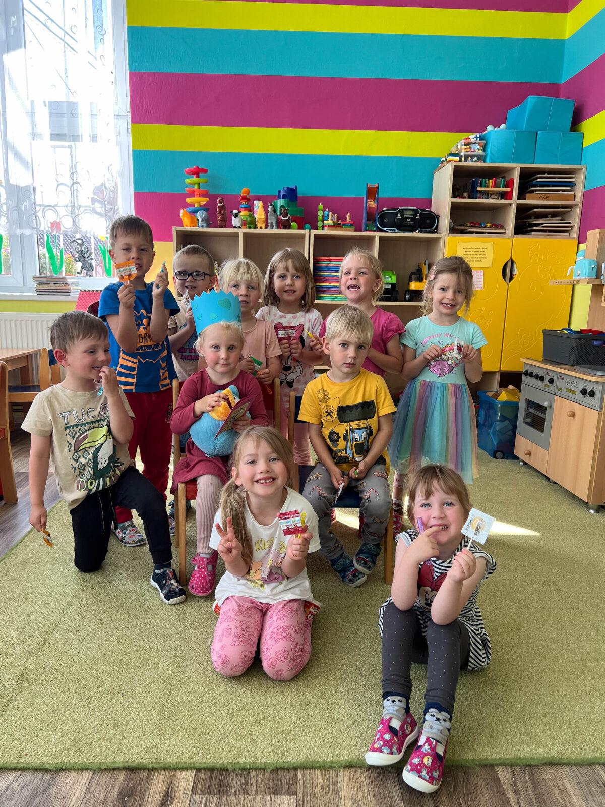 SLAVÍME: ESTERKA MĚLA NAROZENINY - 13