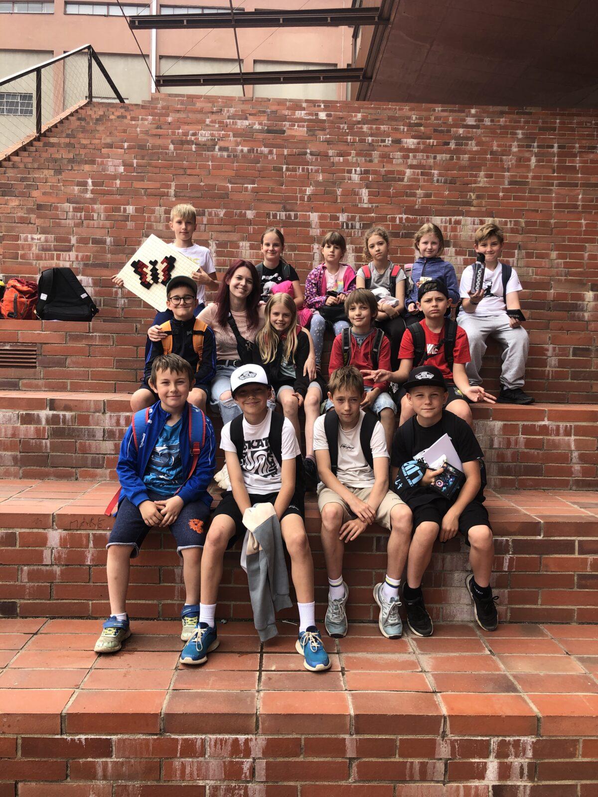 Třeťáci ve Sféře - 12