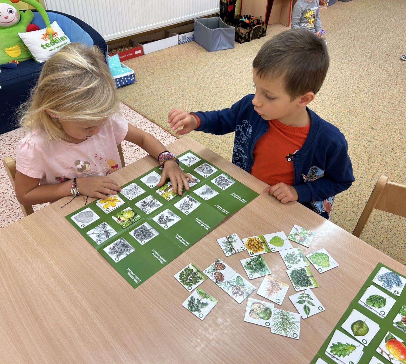 SOVIČKY: LISTÍ ŽLOUTNE, POLETUJE - 15