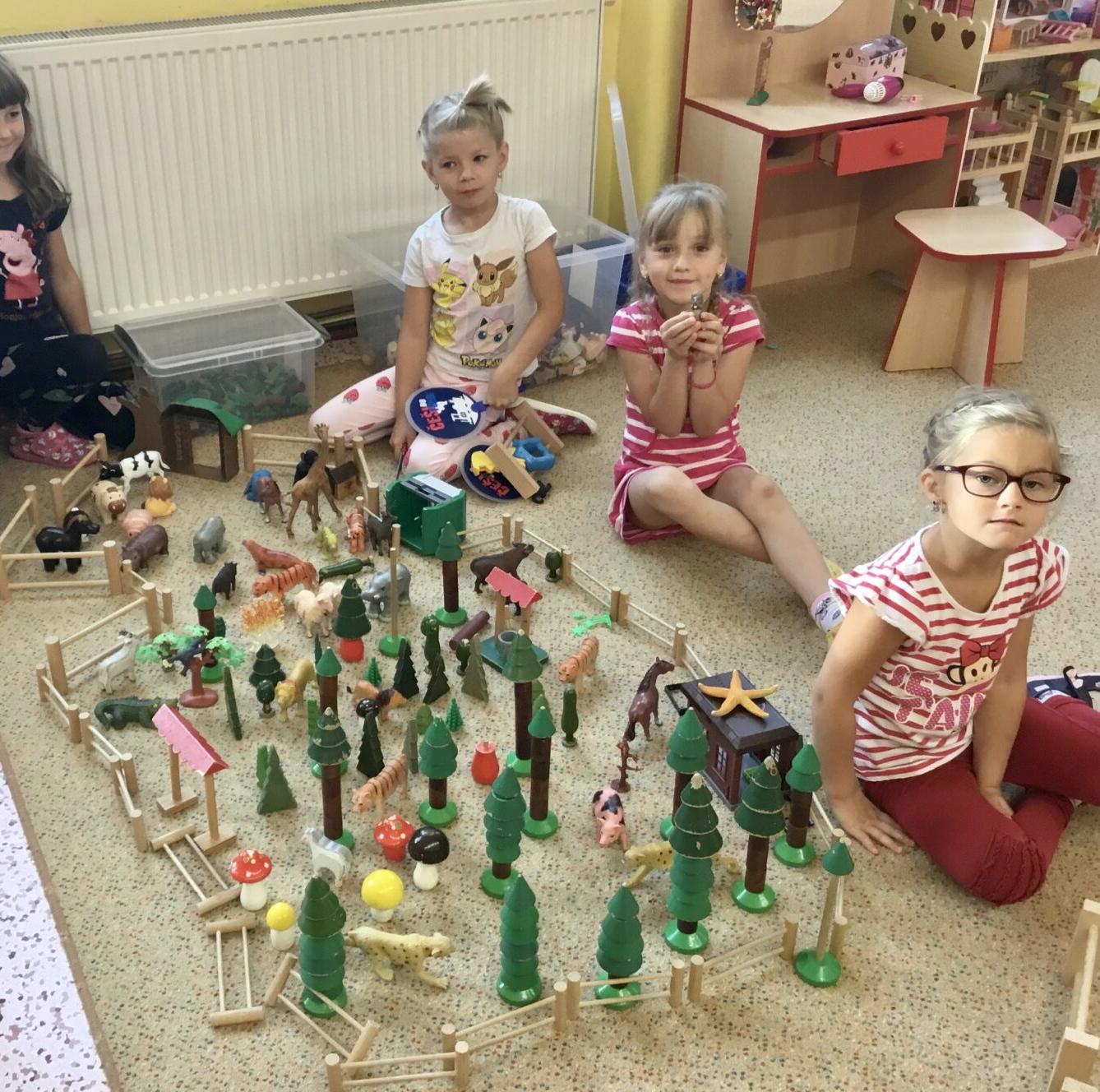 SOVIČKY: ,,LES" - 12