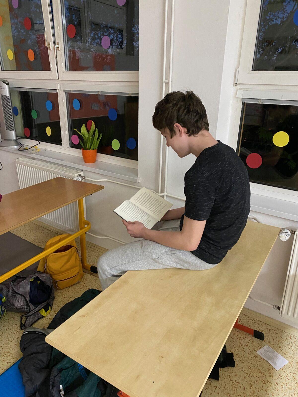 Spaní ve škole - 8. B - 21