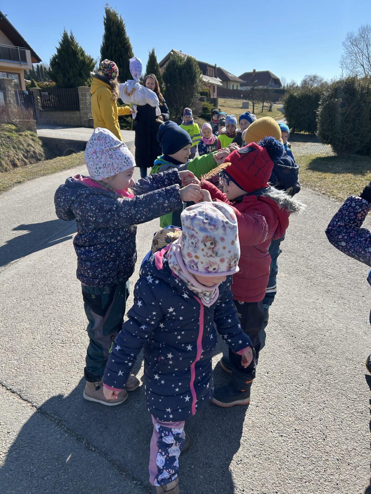 VYNÁŠENÍ MORENY - 14