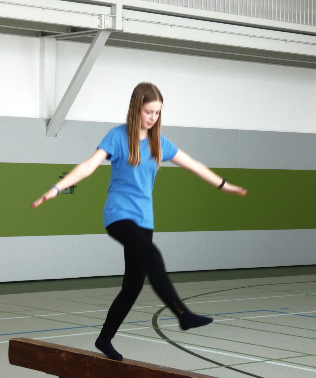 XVIII. ročník SPORTOVNNÍ GYMNASTIKY II.st - 12