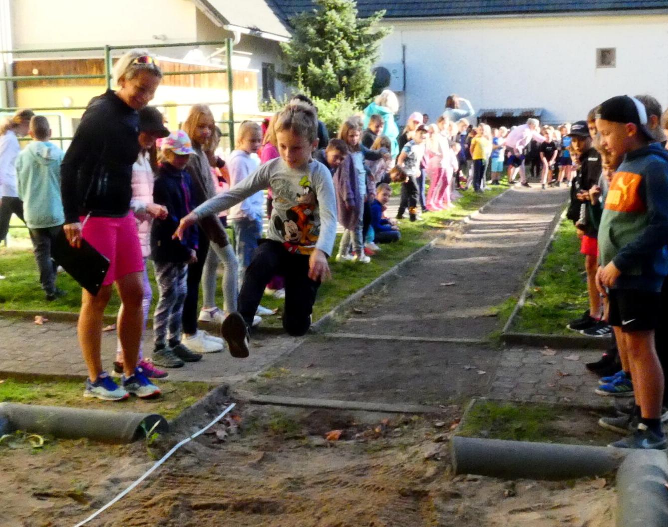 Žabák - soutěž ve skoku dalekém - 9