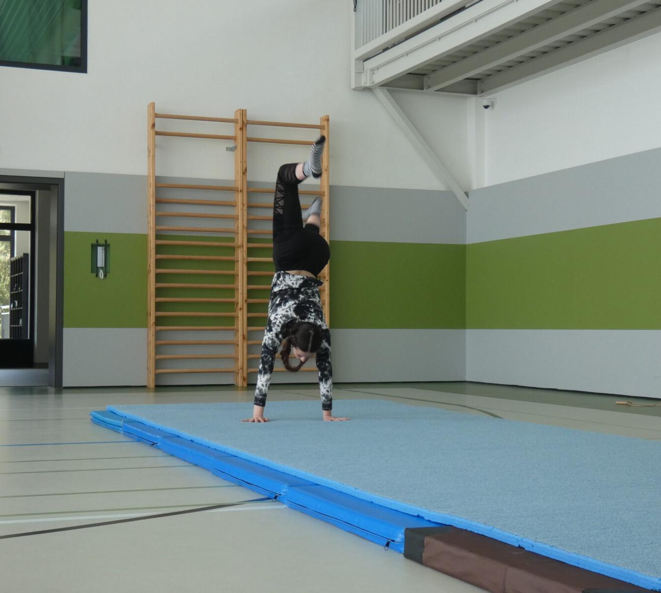 XVIII. ročník SPORTOVNNÍ GYMNASTIKY II.st - 16