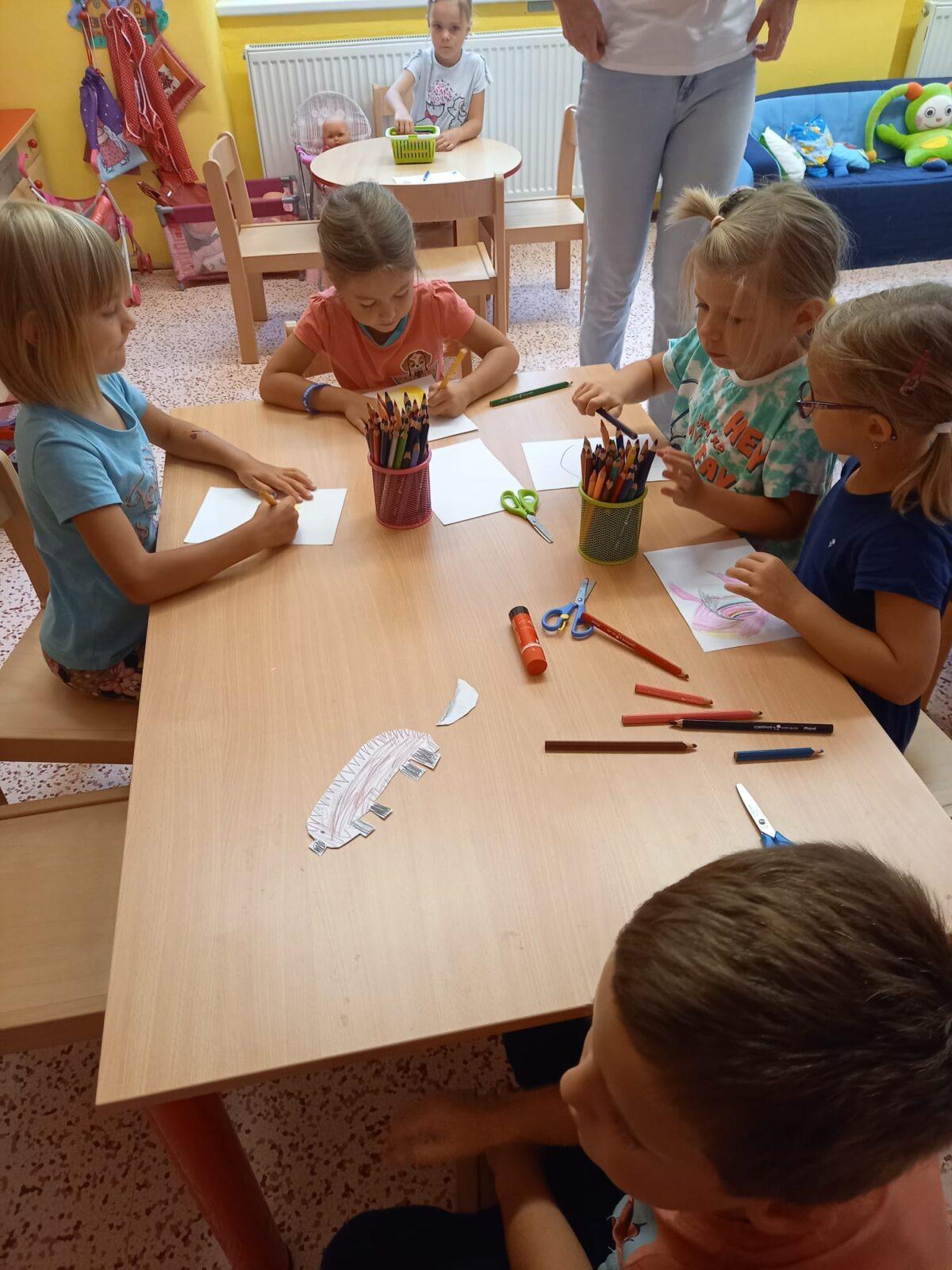 Sovičky - první dny ve školce:-) "vyrábíme si desky na obrázky" :-) - 10