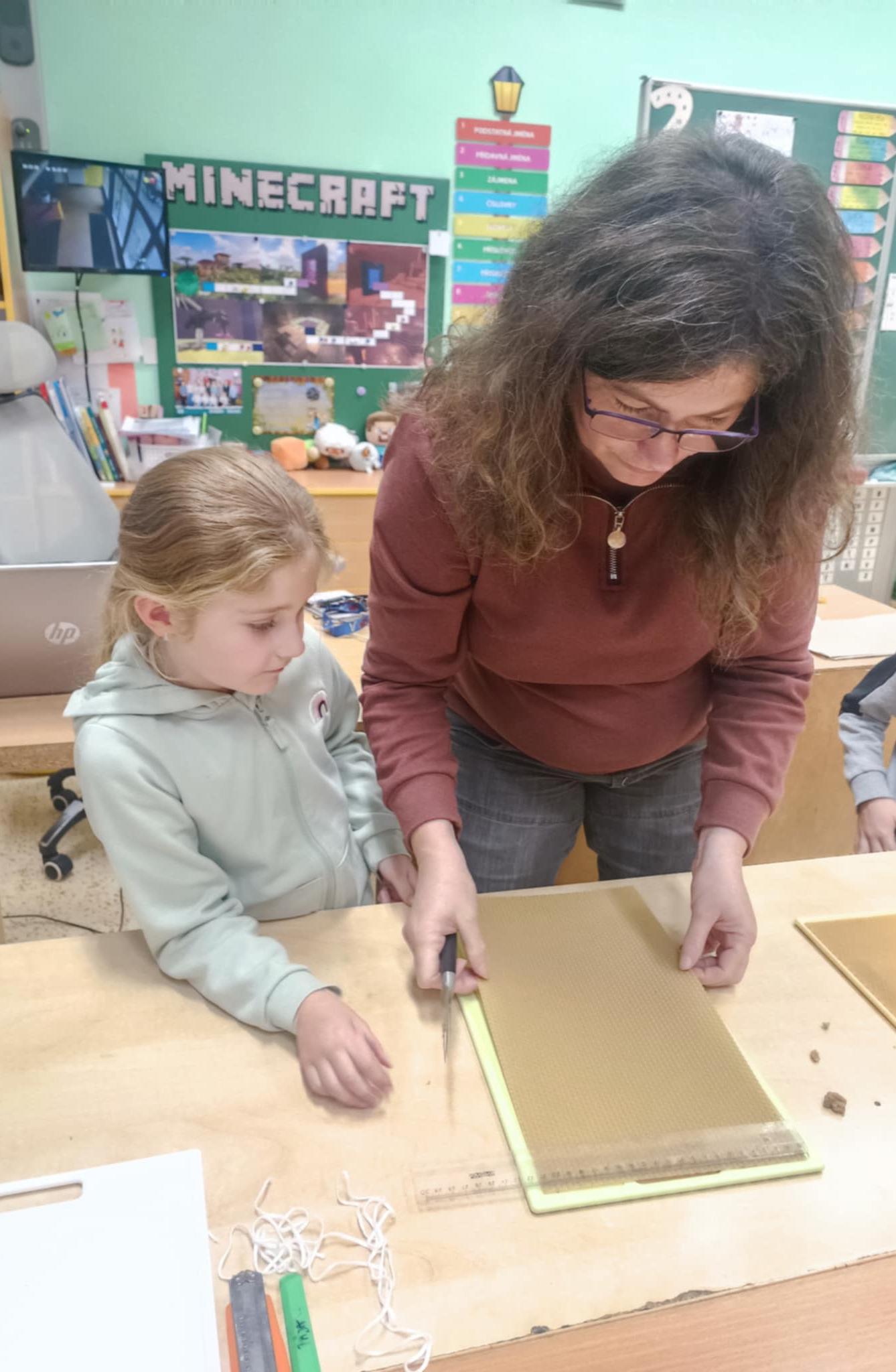 VÝROBA SVÍČEK - DRUŽINKY 1.a 2. oddělení - 39