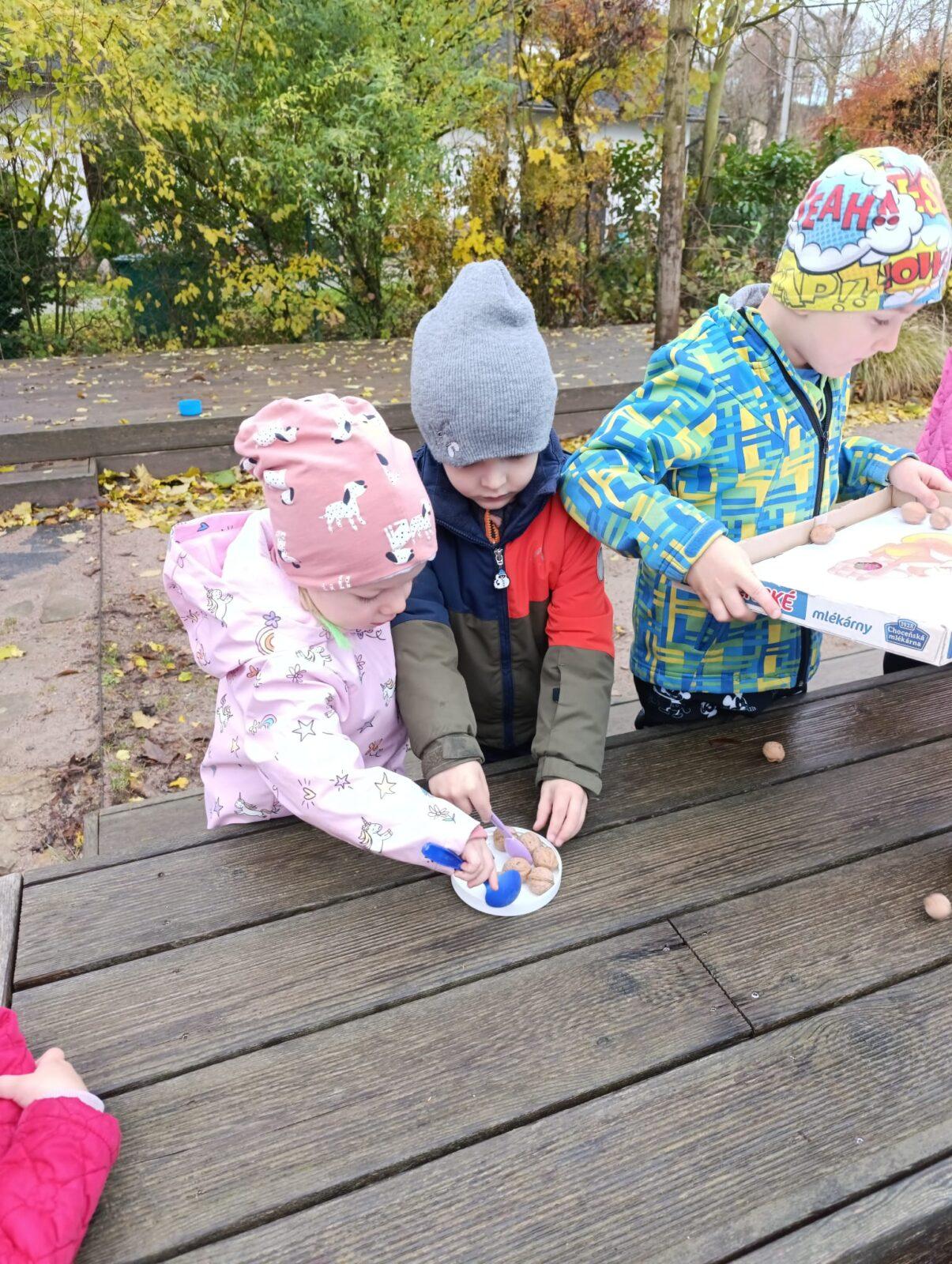 podzimní hry na zahradě - 31