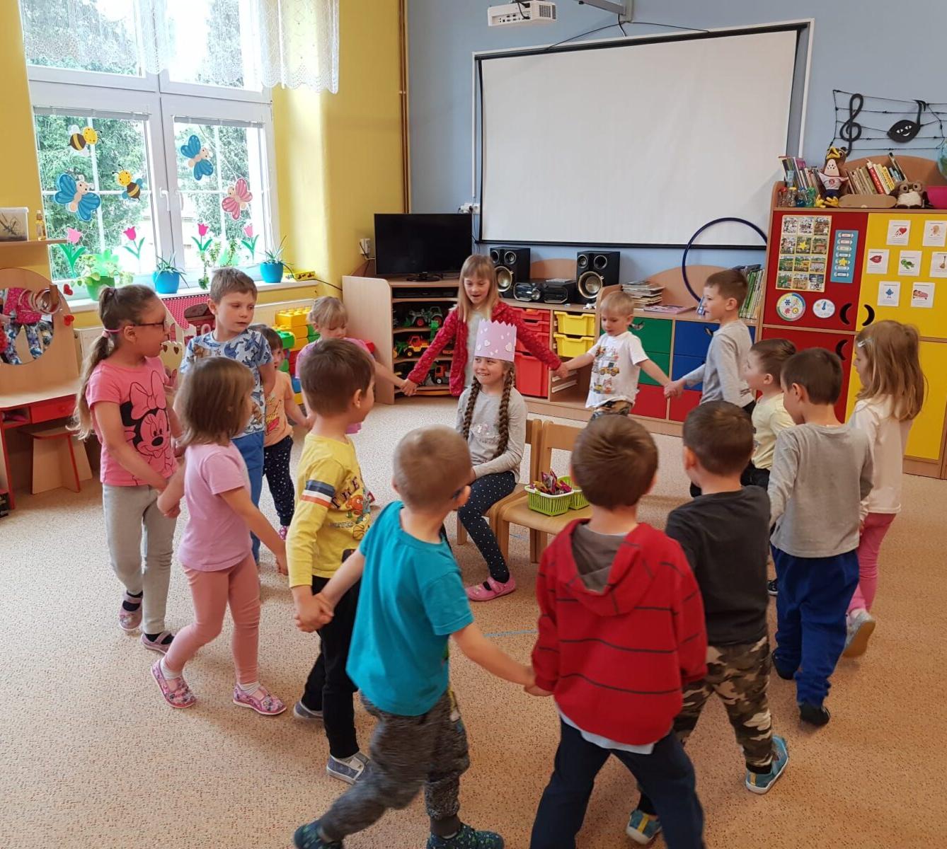 SLAVÍME: ILONKA MĚLA NAROZENINY - 6