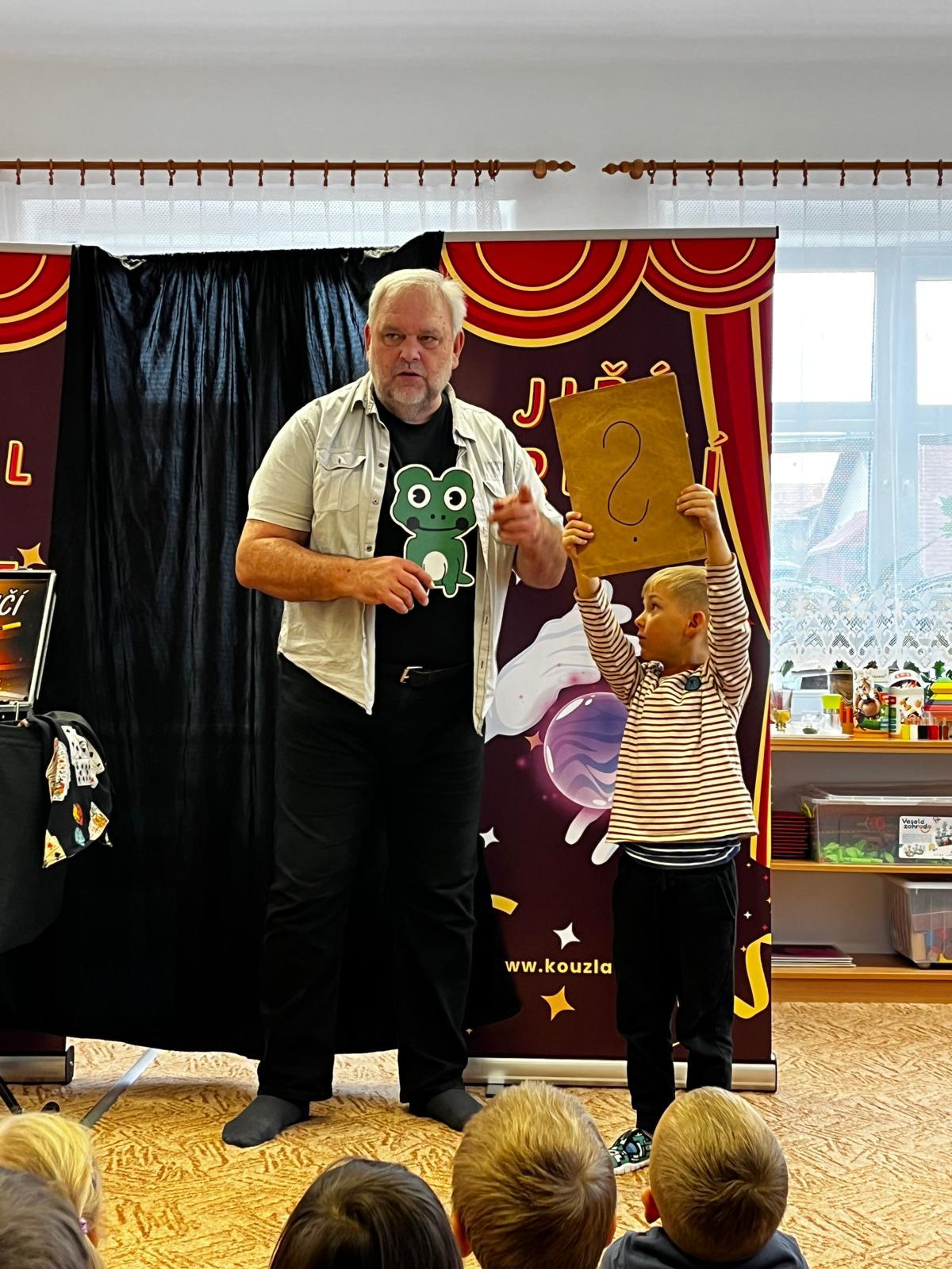 kouzelnické vystoupení - 12