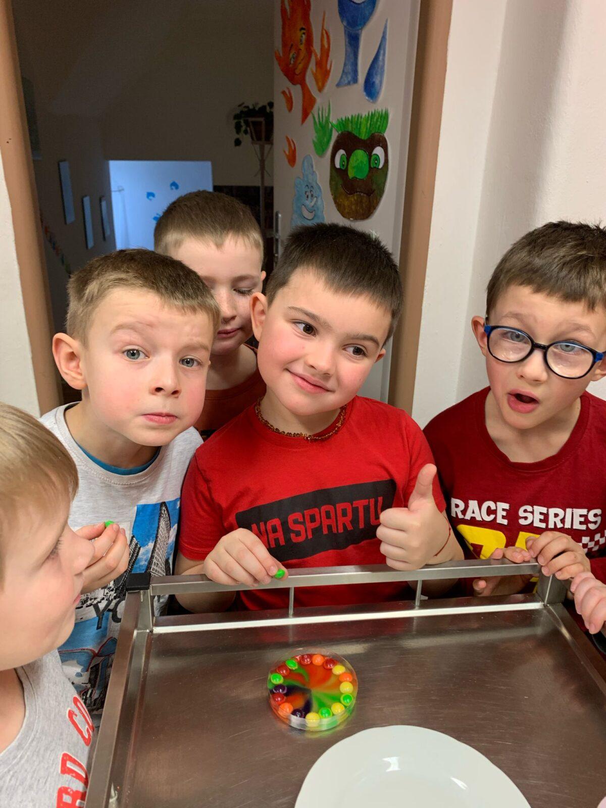 pokusy s vodou - námořníci - 16