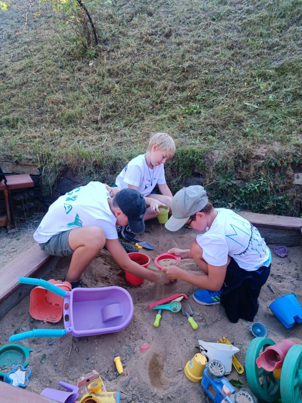 TÝDEN PLNÝ ZÁBAVY II - STŘEDA - 58